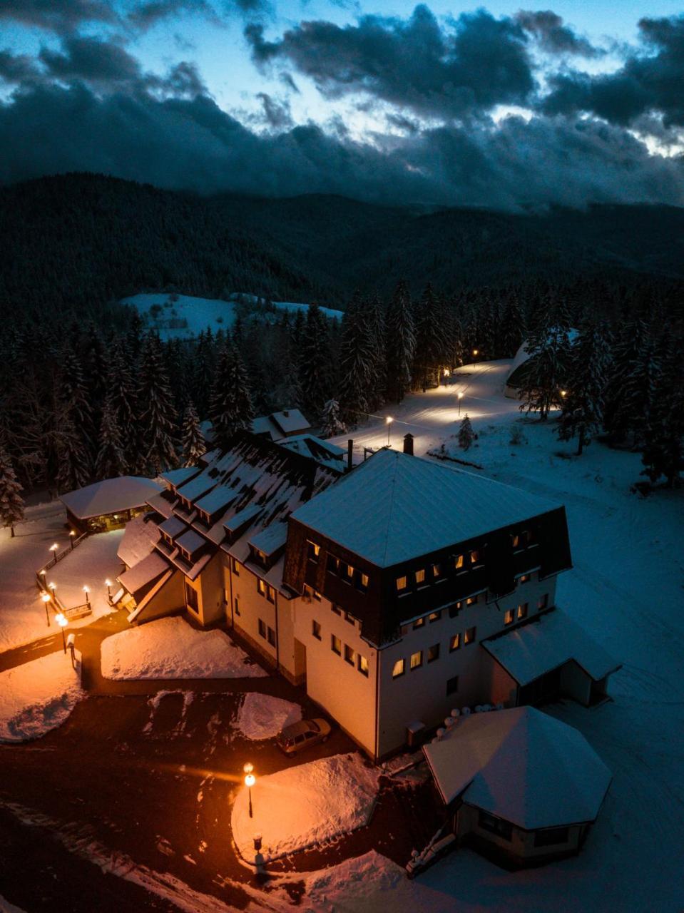 Hotel Zlatarski Zlatnik Нова-Варош Екстер'єр фото